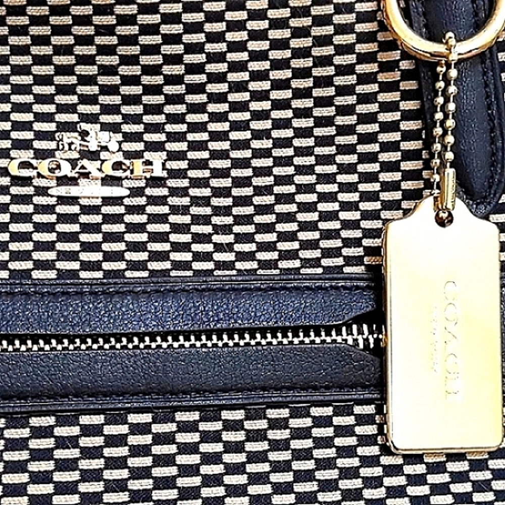 💥 COACH Legacy Navy & Tan Jacquard Shoulder Tote Bag Pre-owned ** - Picture 3 of 13